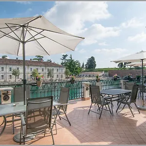 https://fiori-sullacqua-apartments.hotelinveneto.com